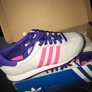 Grade school shoe 6.5y